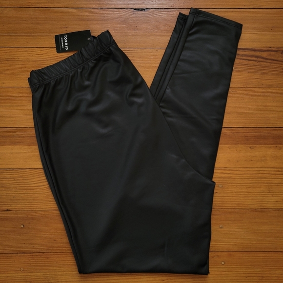 NWT Torrid Open Knee Black Faux Leather Pants Plus Size 2X - Picture 2 of 11